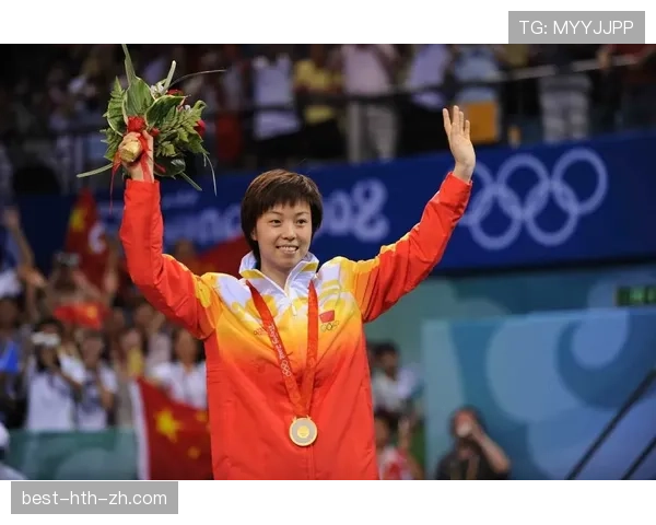 刷到刘国梁那组图——赛场铁血，生活却像富豪杂志，真有点顶不住